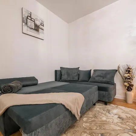 Apartman Cozy With Free Parking *