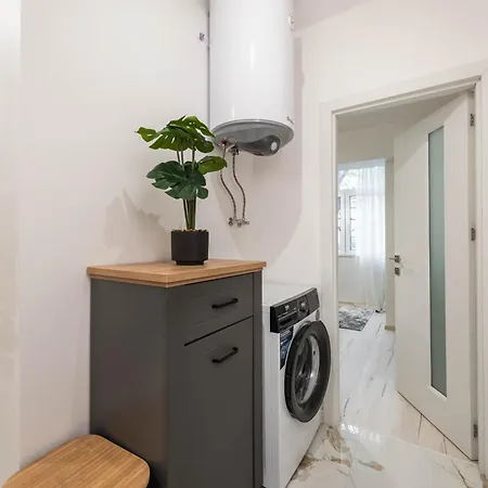 Appartamento Cozy With Free Parking Varna