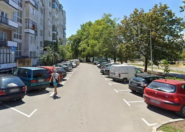 Cozy With Free Parking Daire Varna