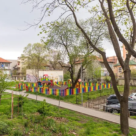 Cozy With Free Parking 公寓 *