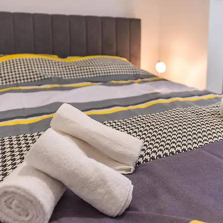 Cozy With Free Parking Daire Varna