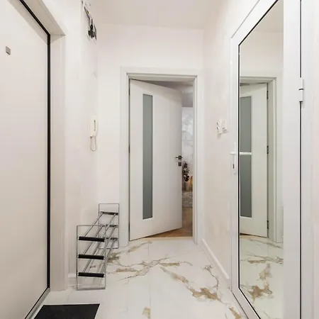 Cozy With Free Parking Daire Varna