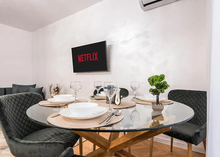 Apartment Cozy With Free Parking