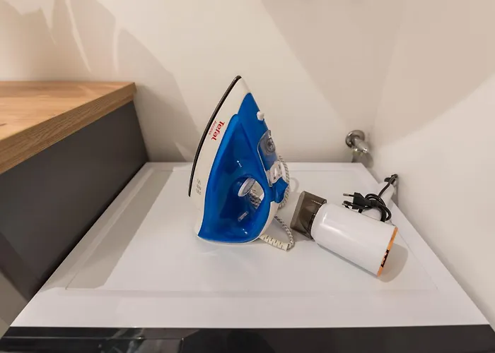 Cozy With Free Parking Apartment *