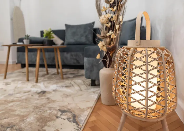 Cozy With Free Parking